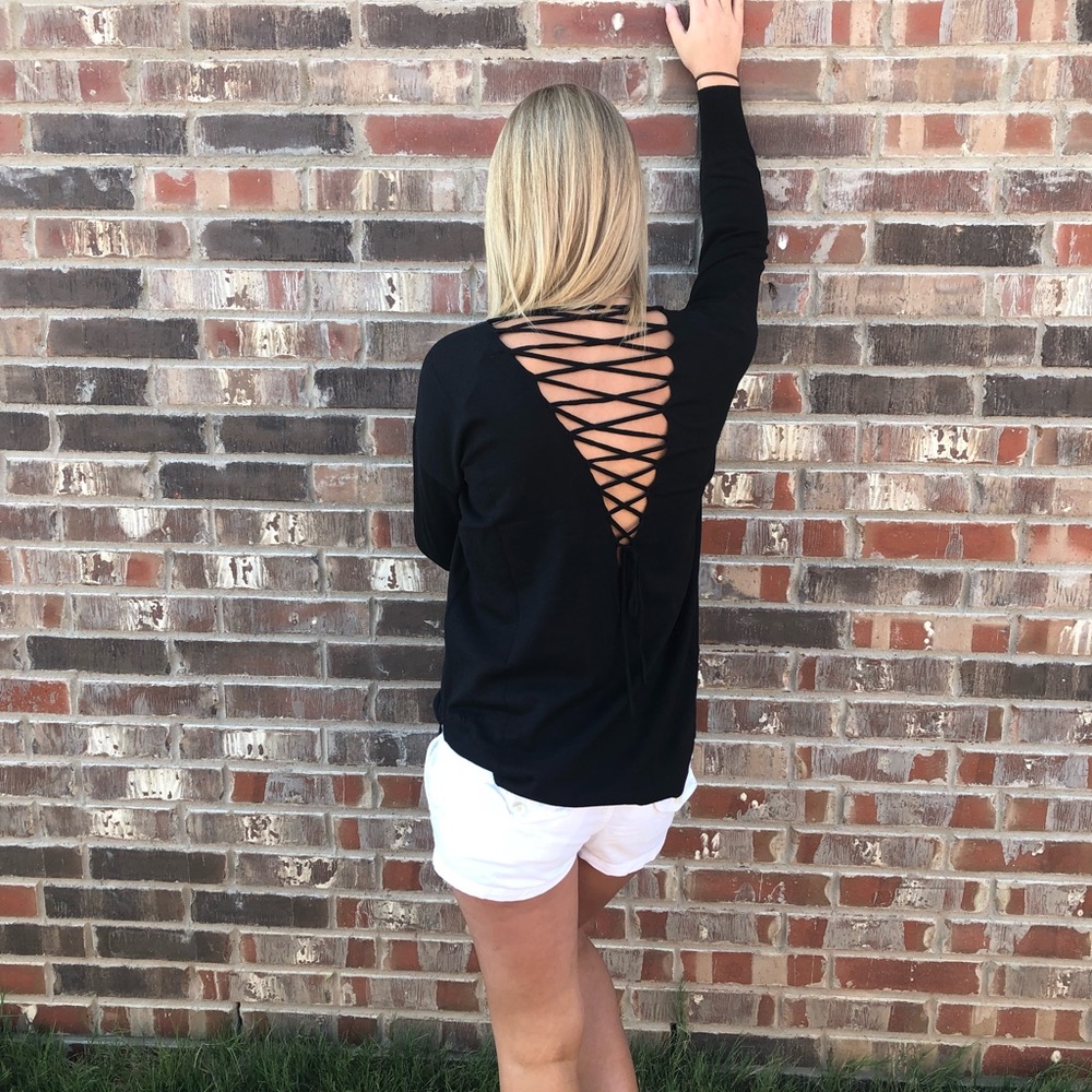 Black Lace UP!
